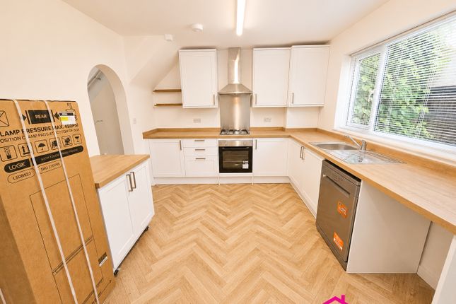 6, Woodcote Avenue, London photo 4