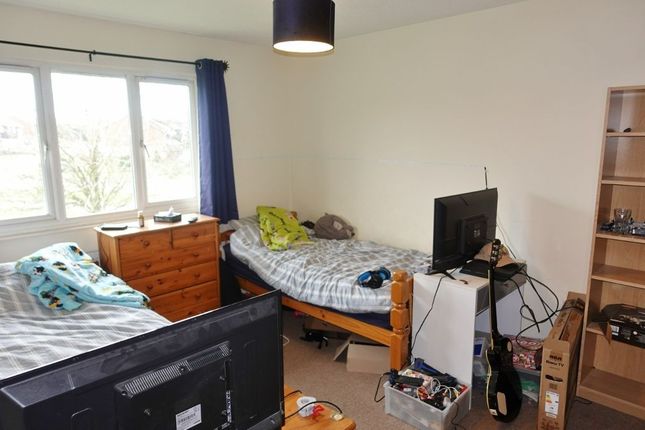 30 Waterloo Close, Newmarket photo 4