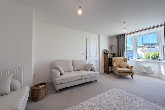 2, Sandy Place, Tiverton photo 2