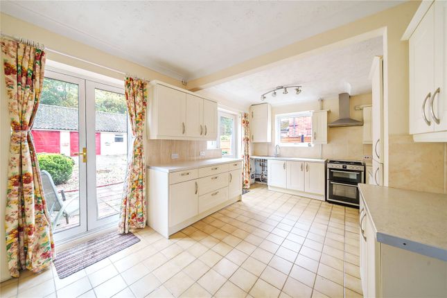 78, Bagshot Green, Surrey photo 3