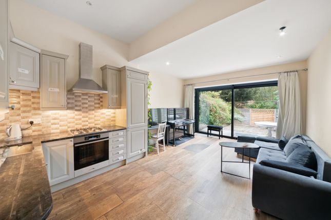 15a, Studland Road, London photo 3