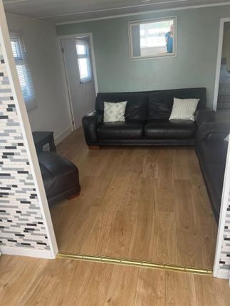 94, Park Avenue, Leysdown photo 4