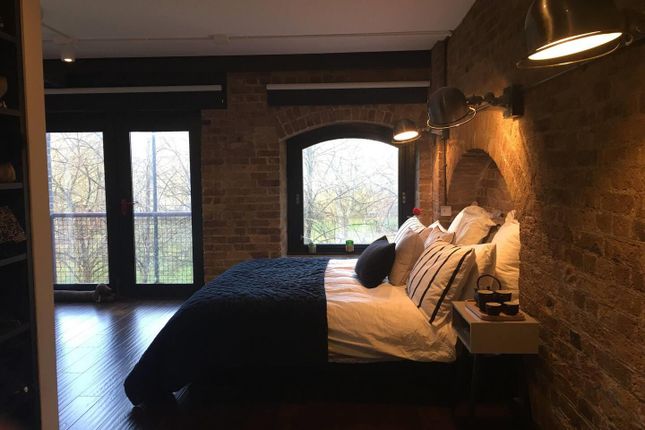 Flat to rent in St Johns Wharf, Wapping High Street, Wapping
