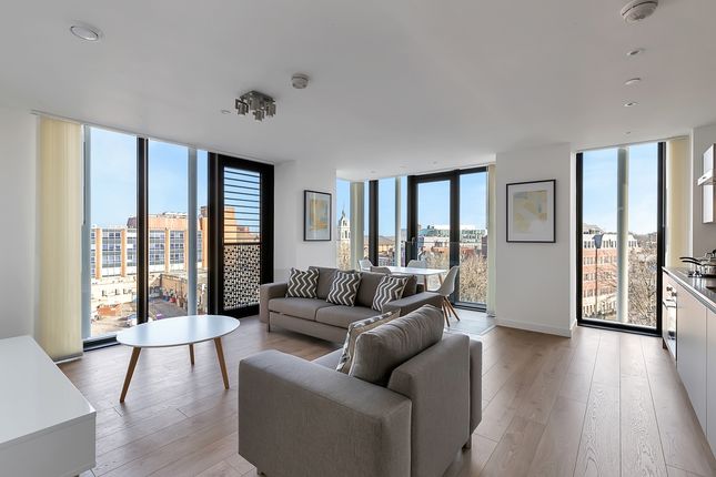 Thumbnail Flat to rent in Stratosphere Tower, Stratford, London
