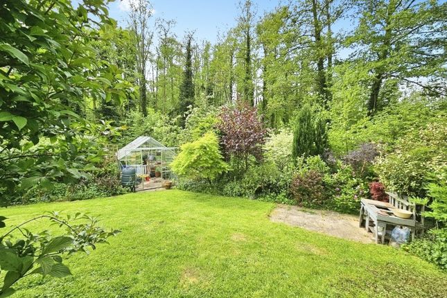 Doverte Cottage, Park Lane, Dursley photo 2