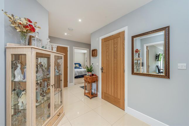 5, Treetops Drive, Cowplain photo 4