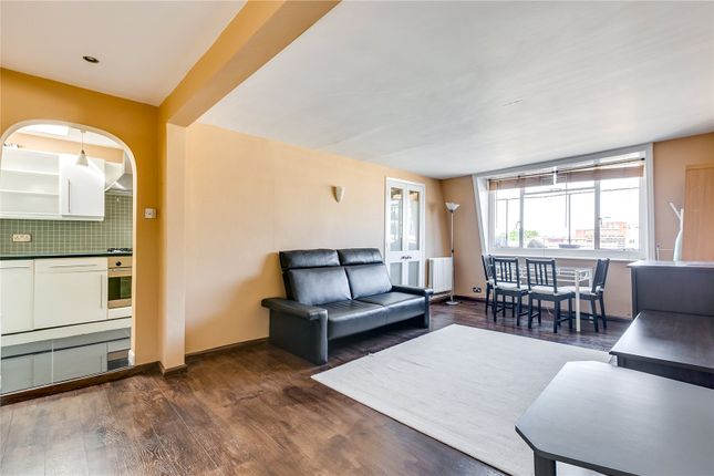 2 bed flat to rent in Hogarth Road, London SW5