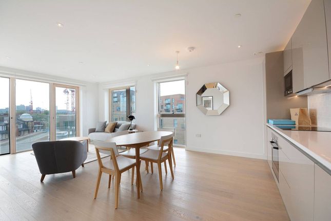 Thumbnail Flat to rent in Trafalgar Place, Elephant And Castle