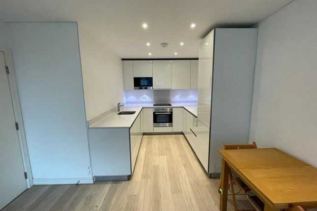 Flat 30, Pinnacle Apts, Croydon photo 4