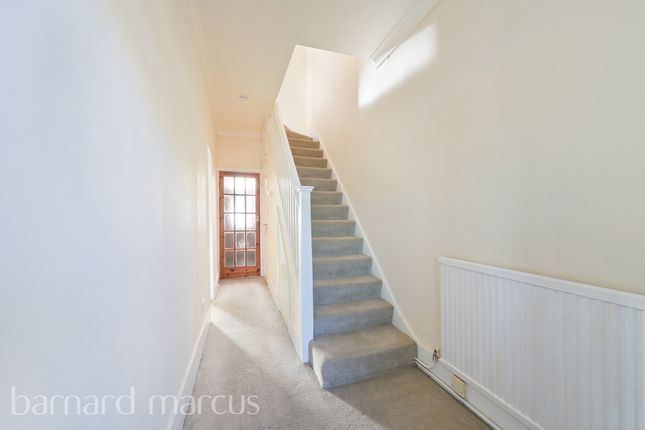 5, Longfield Avenue, Wallington photo 4