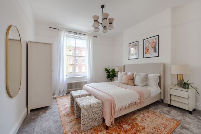 Flat for sale in Clarendon Road, Holland Park
