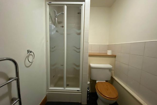 G/R 10 Stirling Street, Dundee photo 5