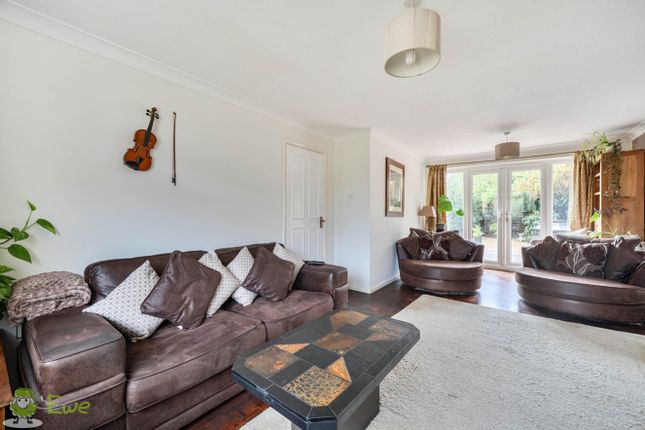13, Springfield Road, Tadley photo 3