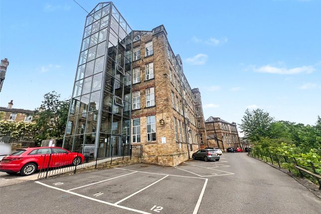 2-bed flat on 8, Fearnley Mill Drive, West Yorkshire, £40,000