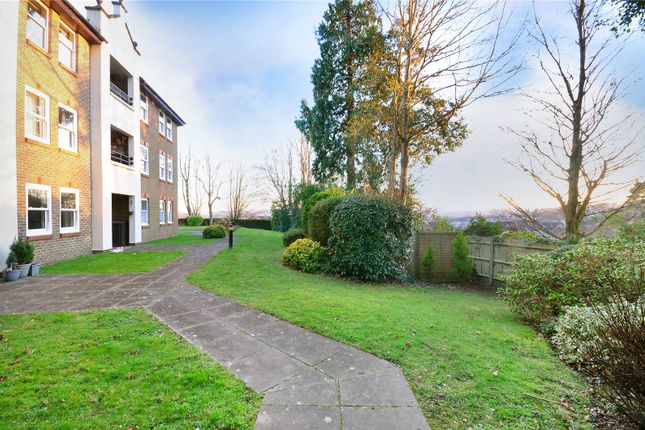 Thumbnail Flat for sale in Fairfield Road, East Grinstead, West Sussex