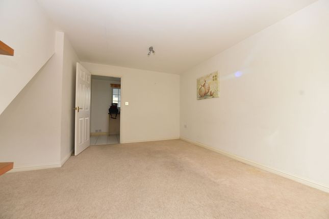 29 Flawn Way, St. Neots photo 3