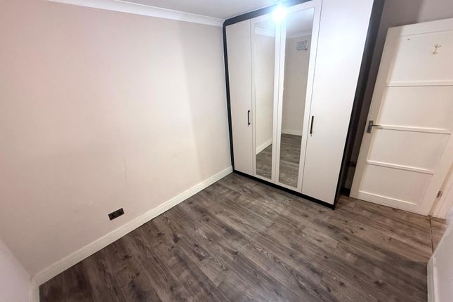 ANNEXE R/O, 199, Scotts Road, Southall photo 5