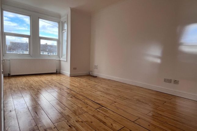 114, Whitton Road, Hounslow photo 2