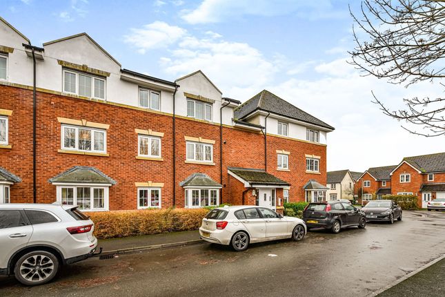 Thumbnail Flat for sale in White Horse Way, Devizes