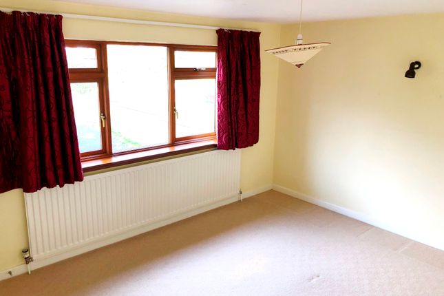 Detached house to rent in Lovelace Avenue, Solihull, Birmingham