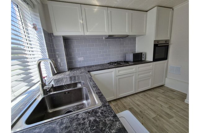 16, Haddon Way, Long Eaton photo 3