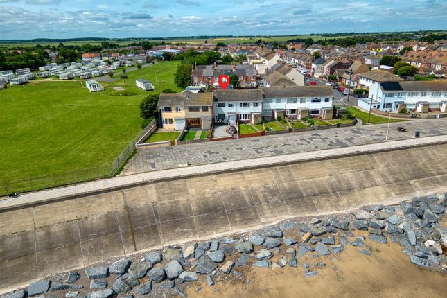 90, South Promenade, WITHERNSEA photo 2
