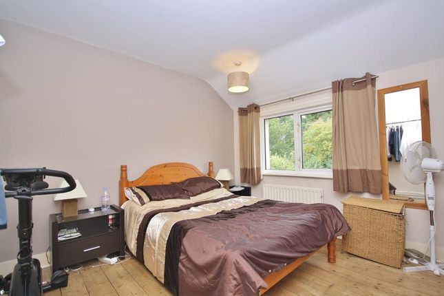 257, Worplesdon Road, Surrey photo 4