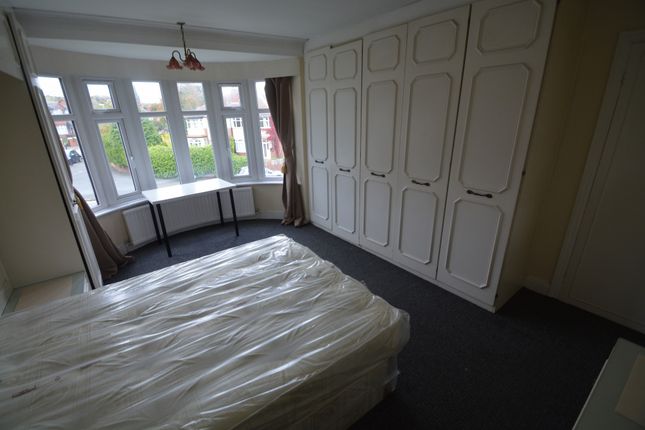 Terraced house to rent in St. Annes Road, Leeds