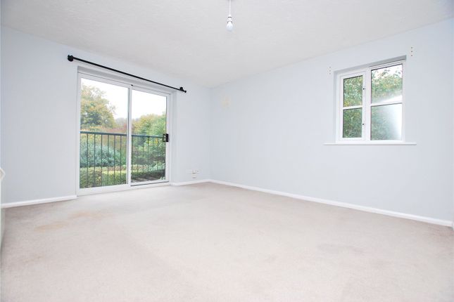 24, Collingwood, Farnborough photo 4