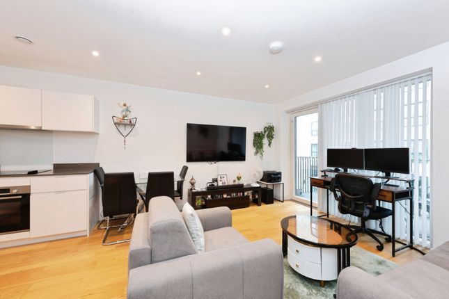 54/Bravey House, 5 Samara Drive, Southall photo 4