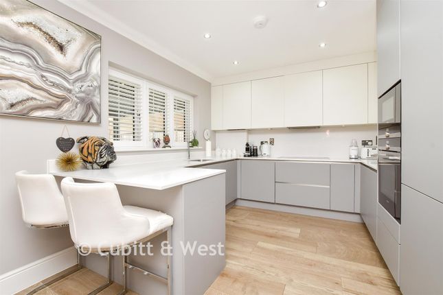 5-bed detached on 7, Hanbury Mews, Croydon, £1,100,000