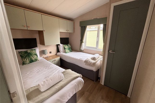 Lux Oasis 17,, Holme Road, Norfolk photo 5