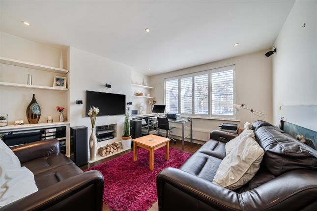 62, Melthorne Drive, Ruislip photo 2