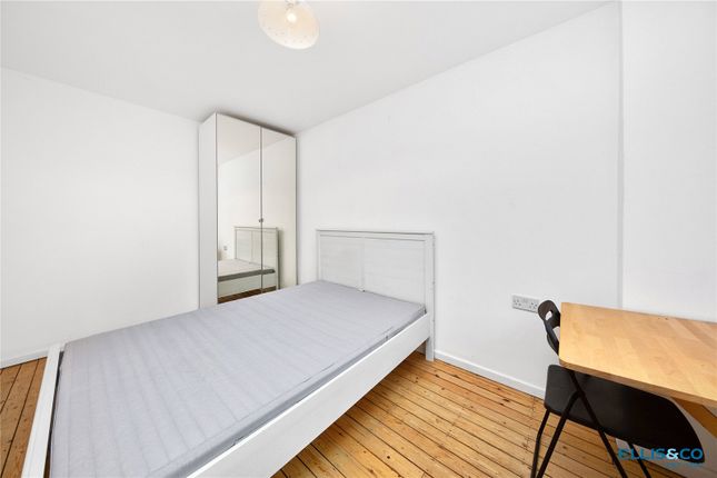 Flat to rent in Eagle House, Headlam Street, London