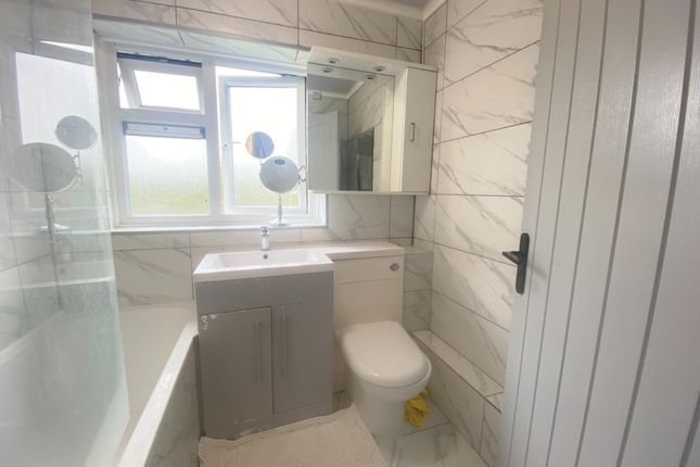 37, Frobisher Road, St. Albans photo 4