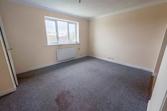 6, Bracklesham Court, Chichester photo 4