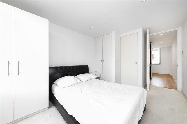 Flat to rent in Allgood Street, London