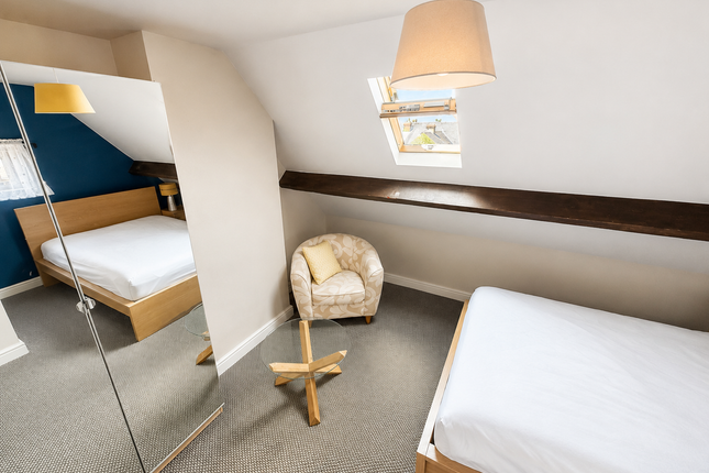 Room 4, 2 Swan Street, Doncaster photo 5