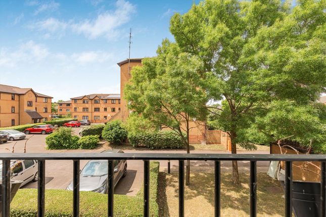 Flat 35, Offers Court, Winery Lane, Kingston Upon Thames photo 5