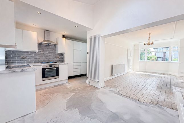 16 Gleneagles Road, Liverpool photo 2