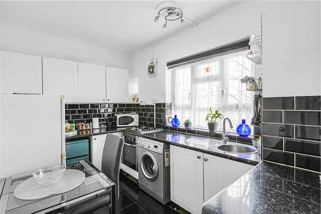 Flat 28, Brockham House,, Brockham Drive, London photo 2
