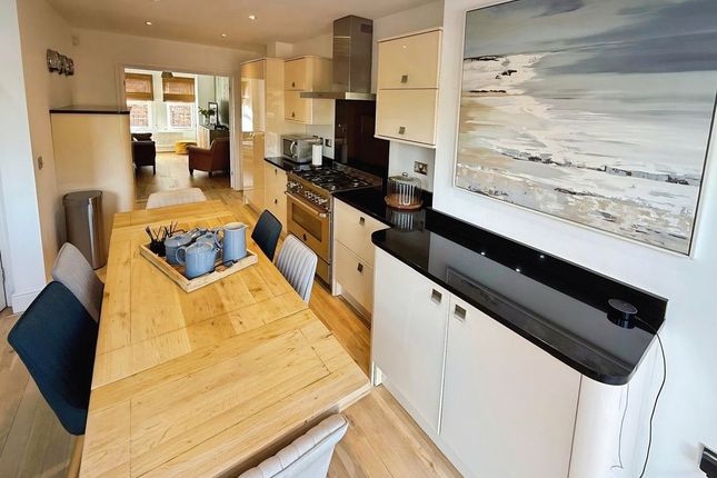 7, Warkworth Woods, Newcastle Upon Tyne photo 5