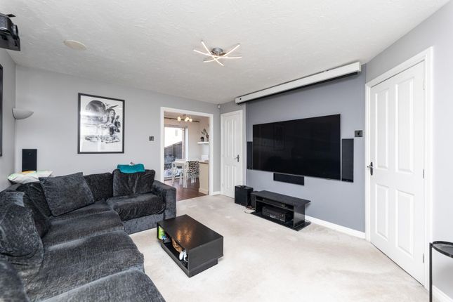 16, Meadowcroft Crescent, Castleford photo 4