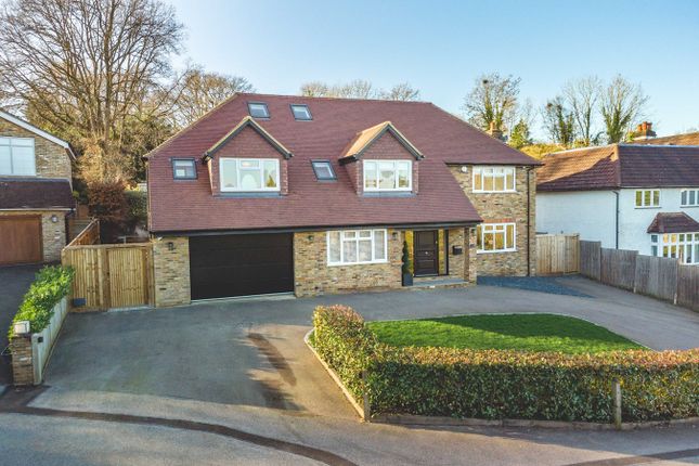 Thumbnail Detached house for sale in Woodlands Close, Gerrards Cross