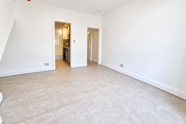 99, Knighton Field Road West, Leicester photo 2
