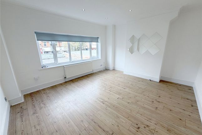 28b, The Broadway, London photo 2