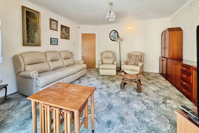 4, Broom Acres, Berkshire photo 4
