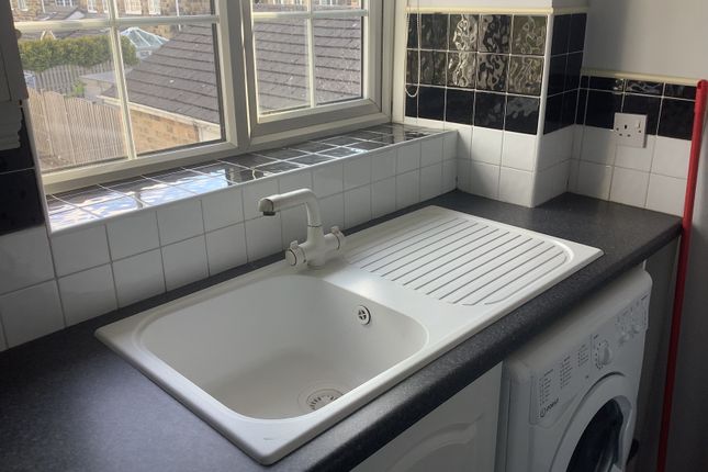 79, Kirk Lane, Leeds photo 5