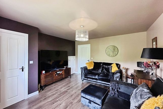 8, Standrop Crescent, Morpeth photo 4