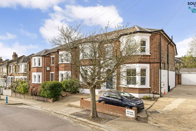 Flat 1, 55 Pascoe Road, Lewisham, SE13 5JE photo 2